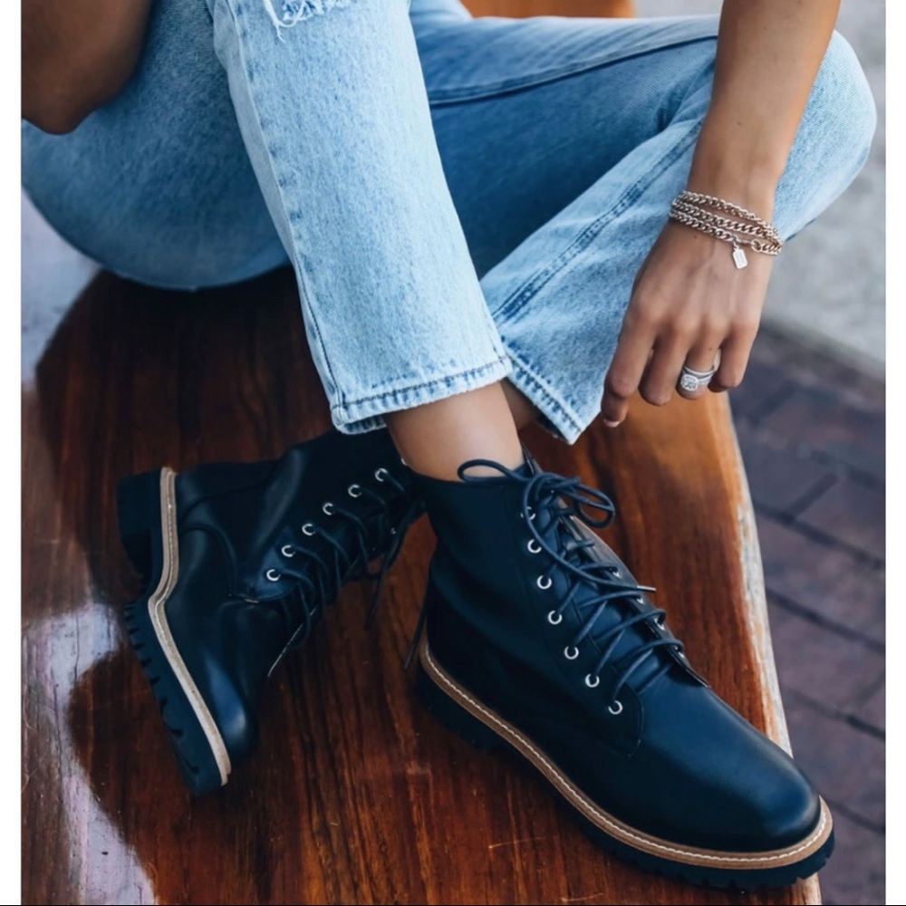 One Left ✨ BRYCEN FAUX LEATHER LACE UP BOOT size 10 - Picture 9 of 17